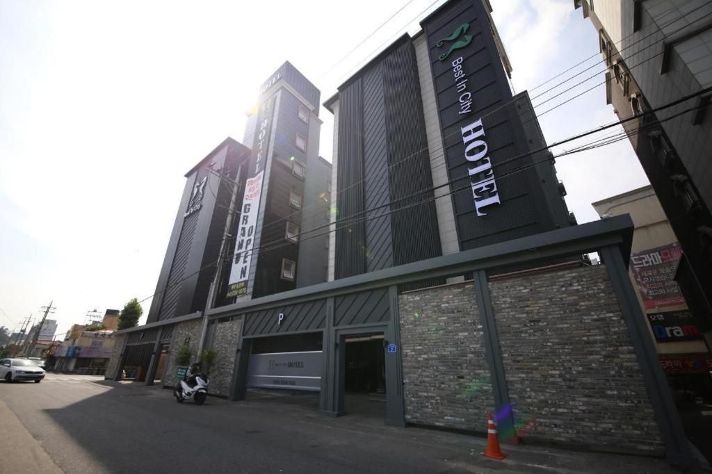 Best In City Hotel Daejeon Exterior photo