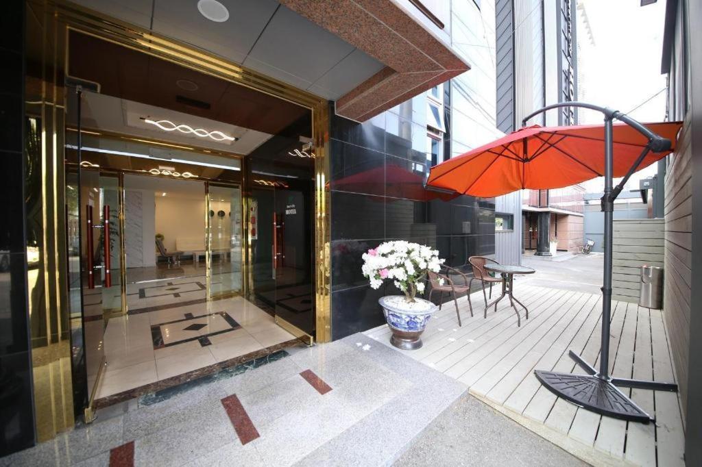 Best In City Hotel Daejeon Exterior photo